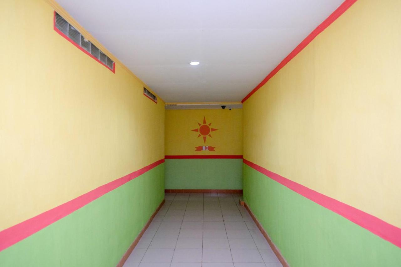 Reddoorz Near Pelabuhan Nusantara Parepare Esterno foto