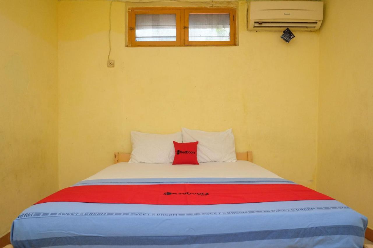 Reddoorz Near Pelabuhan Nusantara Parepare Esterno foto