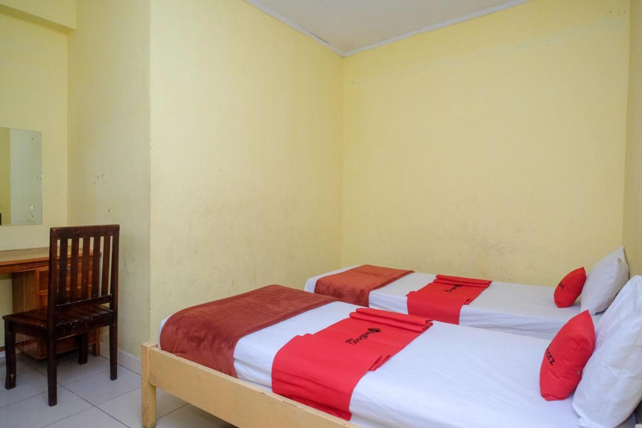 Reddoorz Near Pelabuhan Nusantara Parepare Esterno foto