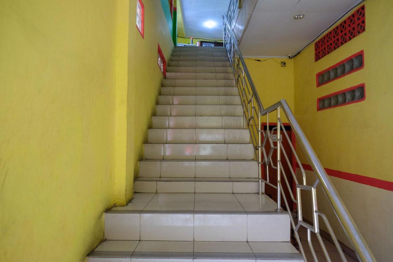 Reddoorz Near Pelabuhan Nusantara Parepare Esterno foto