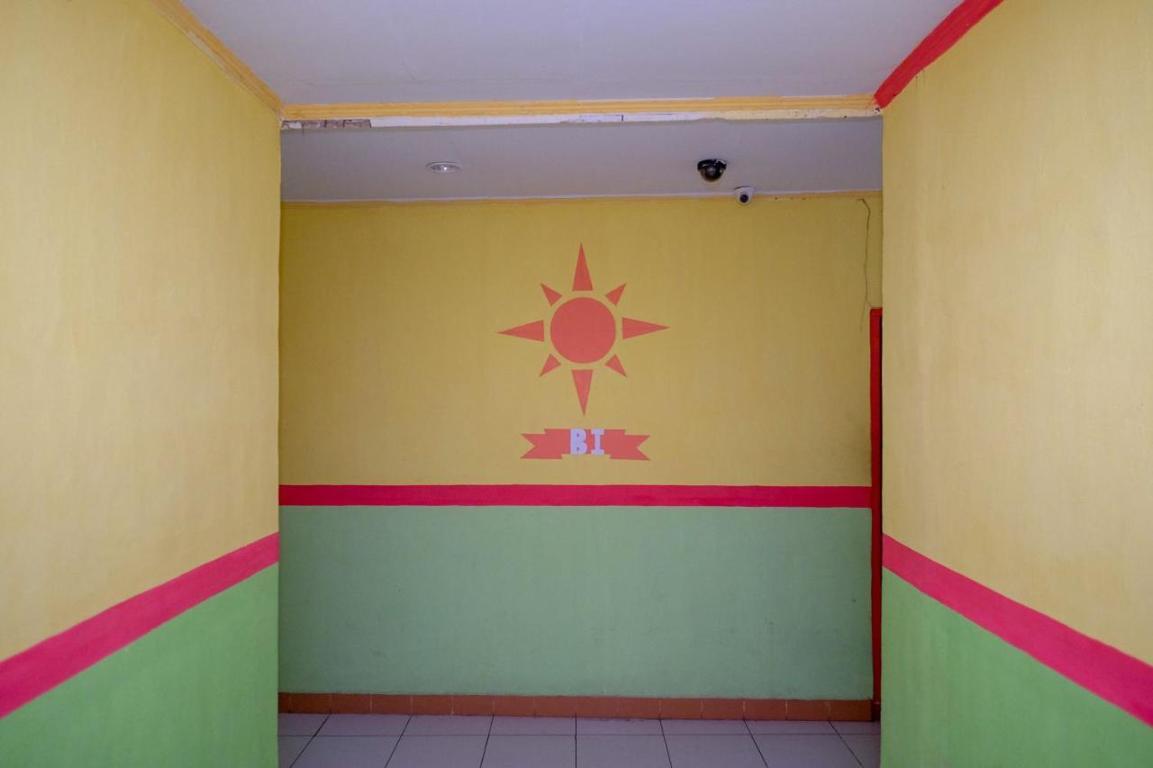 Reddoorz Near Pelabuhan Nusantara Parepare Esterno foto